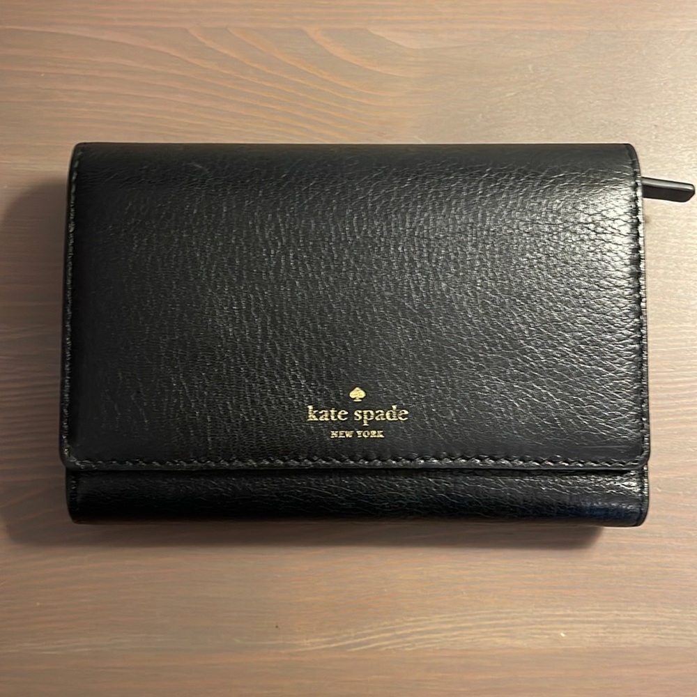 The Perfect Wallet - Kate Spade with coin purse and ID window
